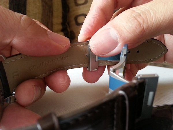 how to set up a deployant buckle