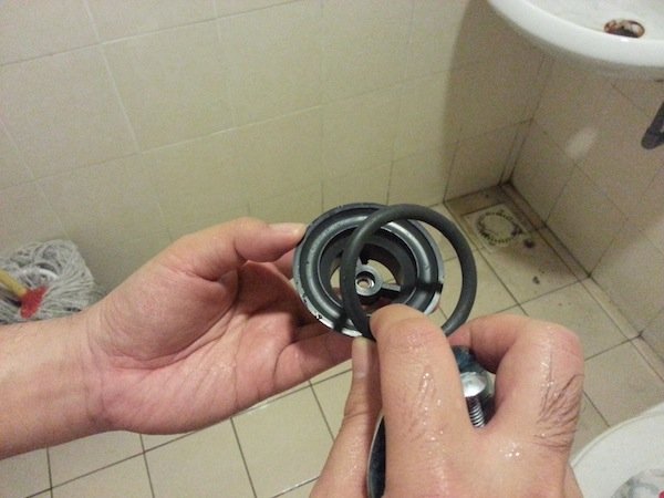 replacing sink strainer