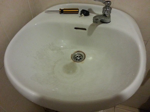 replacing sink strainer