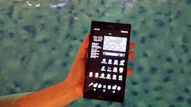 Sony Xperia Z Ultra swimming pool