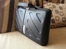 thule gauntlet macbook