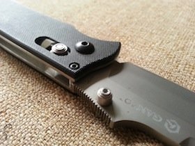 AXIS lock mechanism knife