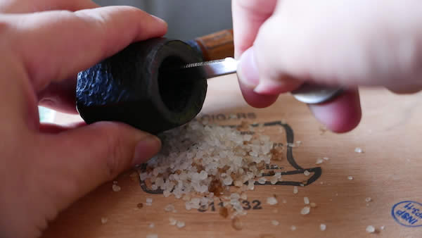 how to clean a tobacco pipe properly