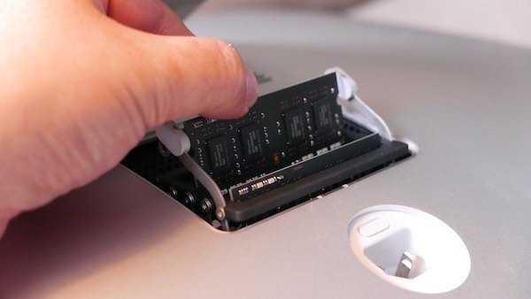 remove iMac RAM