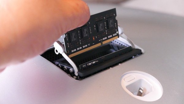 remove iMac RAM