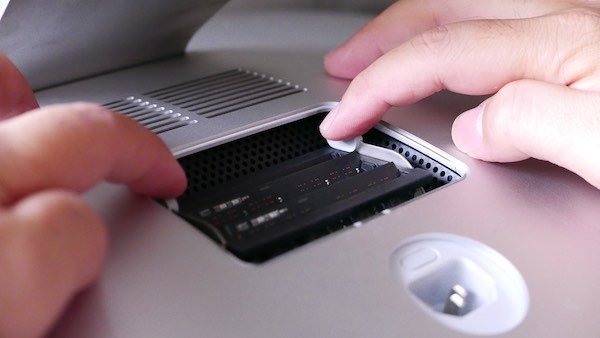 remove iMac RAM