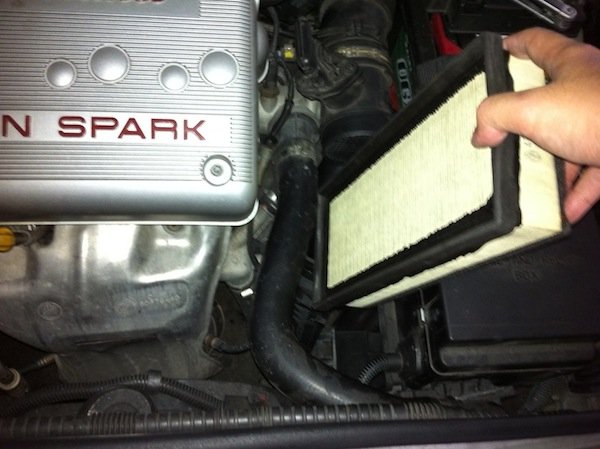 removing alfar romeo 147 air filter