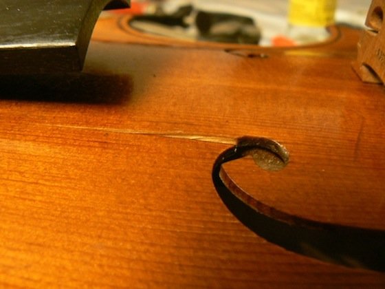 violin top crack repair