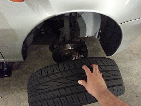 how to change a car tyre